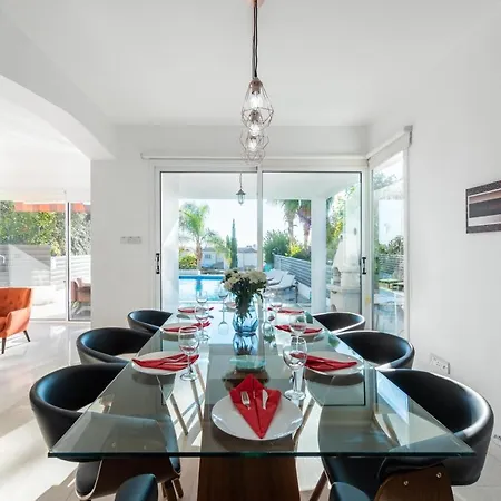 Villa Laguna Sunrise By Ezoria Coral Bay