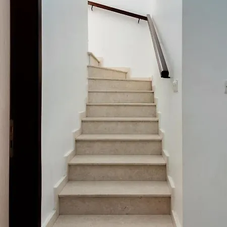 Laguna Sunrise By Ezoria Villa *