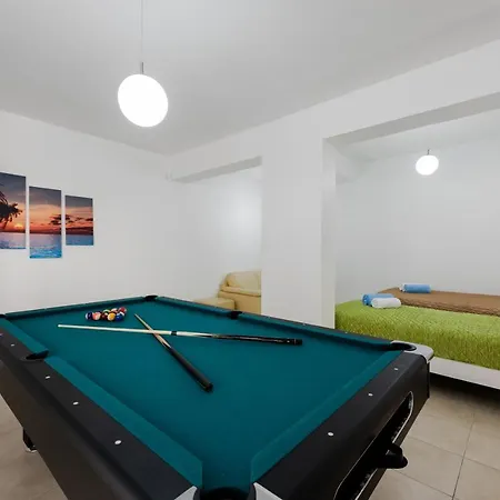 Villa Laguna Sunrise By Ezoria *