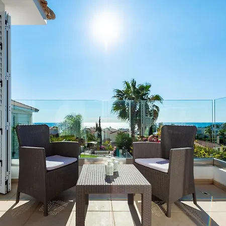 Laguna Sunrise By Ezoria