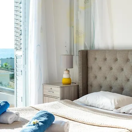 Laguna Sunrise By Ezoria *