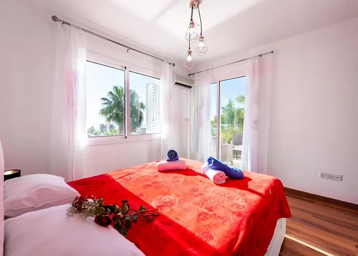 Villa Laguna Sunrise By Ezoria