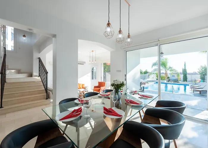 Laguna Sunrise By Ezoria Villa