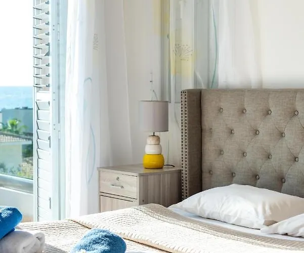 Laguna Sunrise By Ezoria *